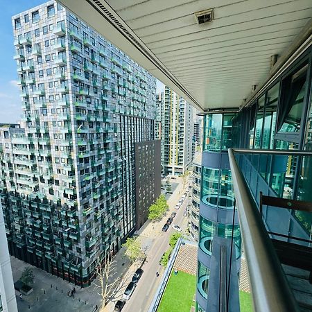 Modern 2Bed 2Bath Apartment Canary Wharf - Upto 5 Person Лондон Екстер'єр фото