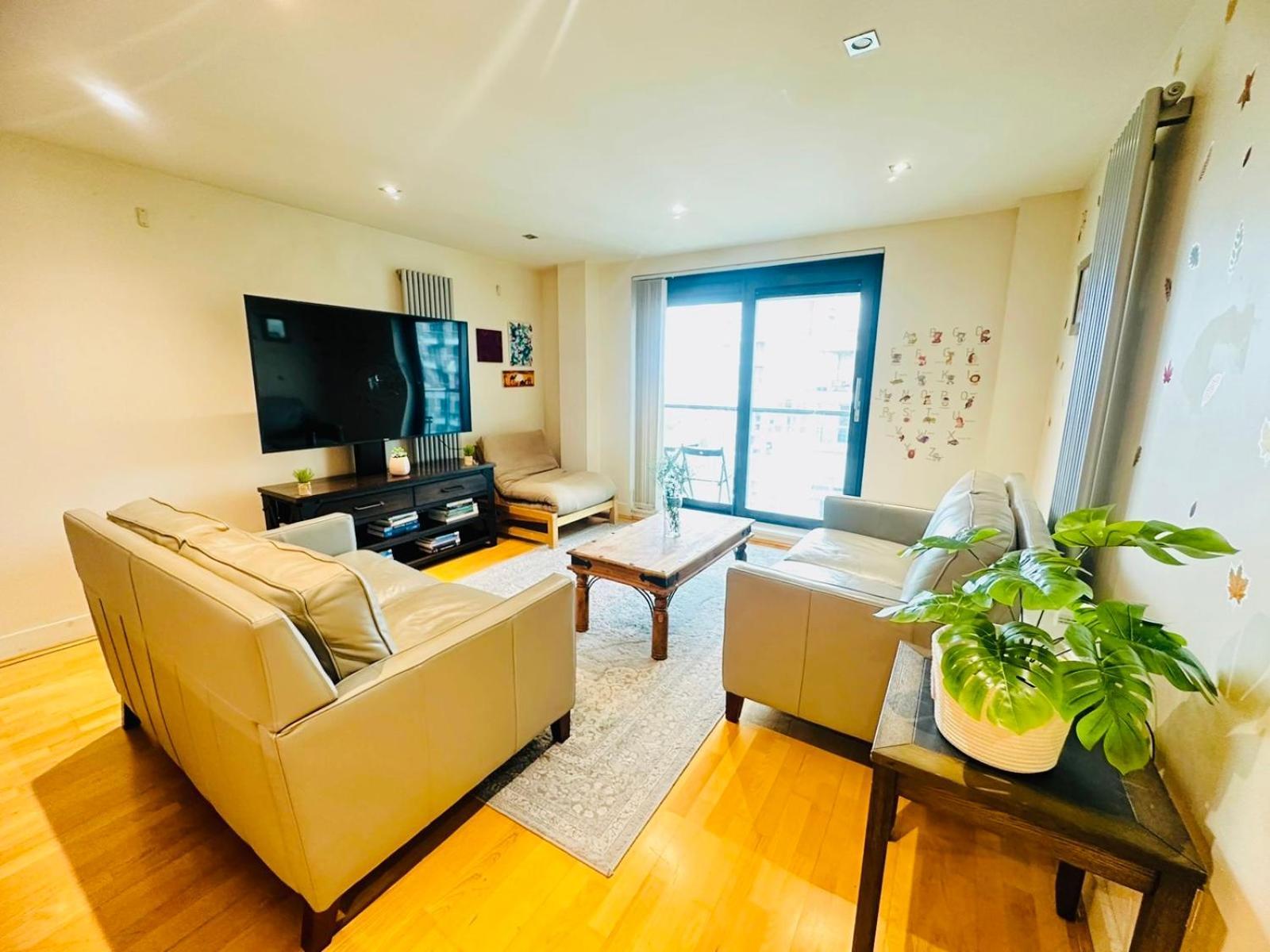 Modern 2Bed 2Bath Apartment Canary Wharf - Upto 5 Person Лондон Екстер'єр фото
