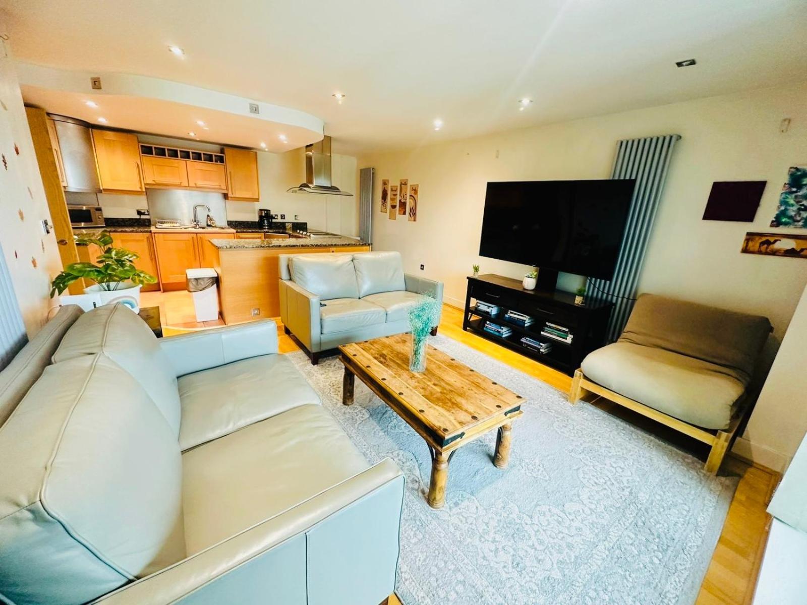Modern 2Bed 2Bath Apartment Canary Wharf - Upto 5 Person Лондон Екстер'єр фото
