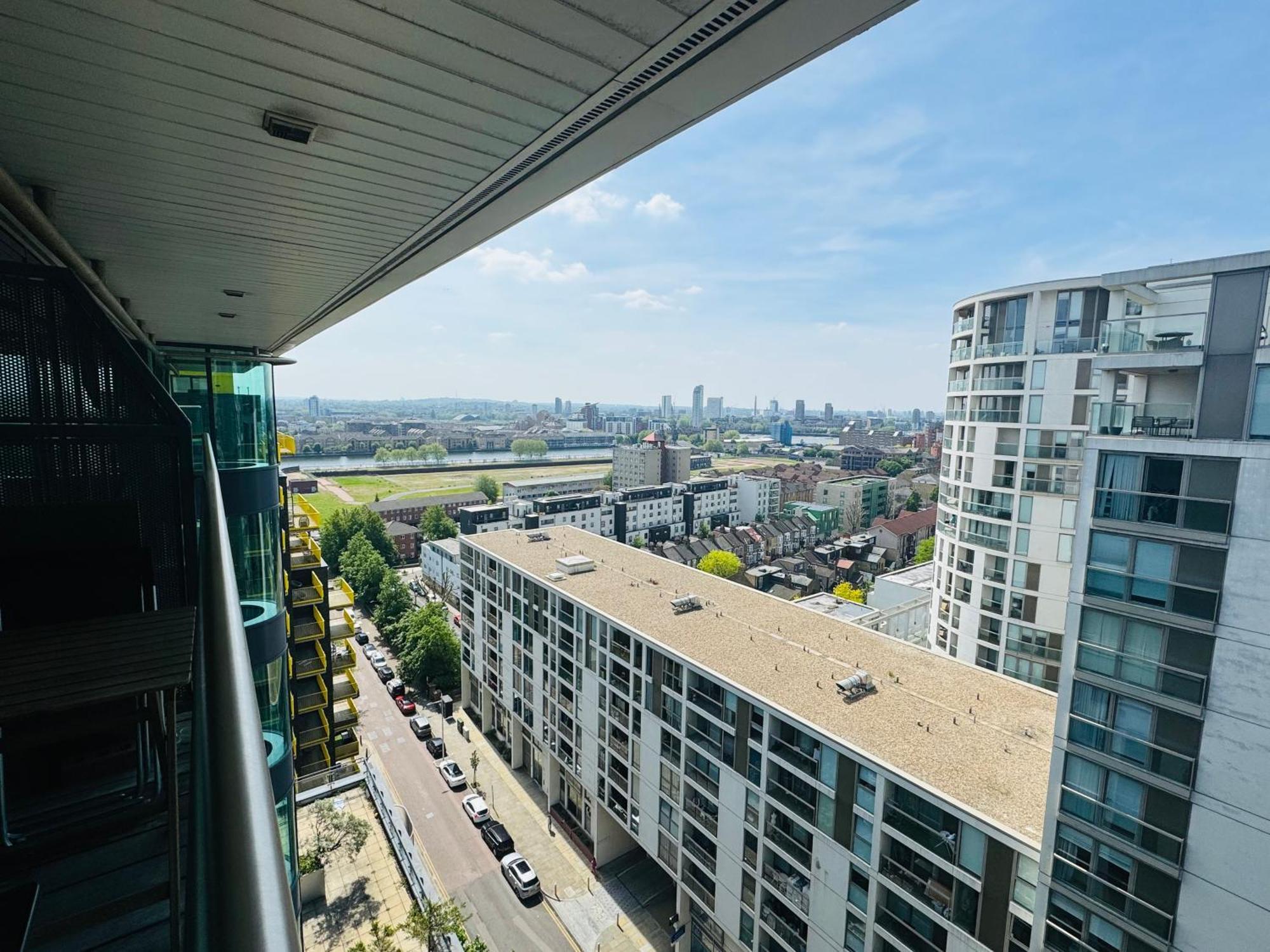 Modern 2Bed 2Bath Apartment Canary Wharf - Upto 5 Person Лондон Екстер'єр фото