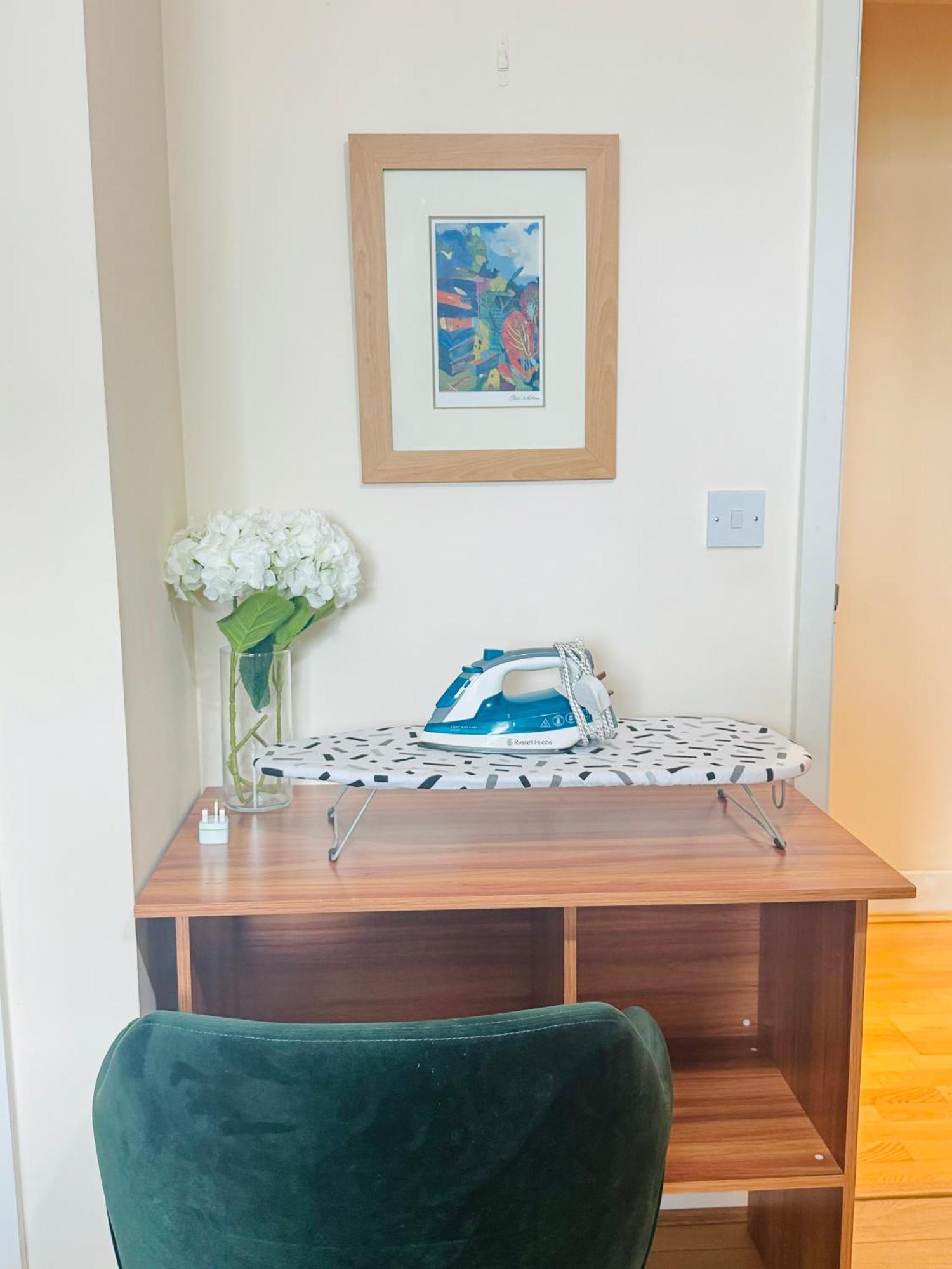 Modern 2Bed 2Bath Apartment Canary Wharf - Upto 5 Person Лондон Екстер'єр фото