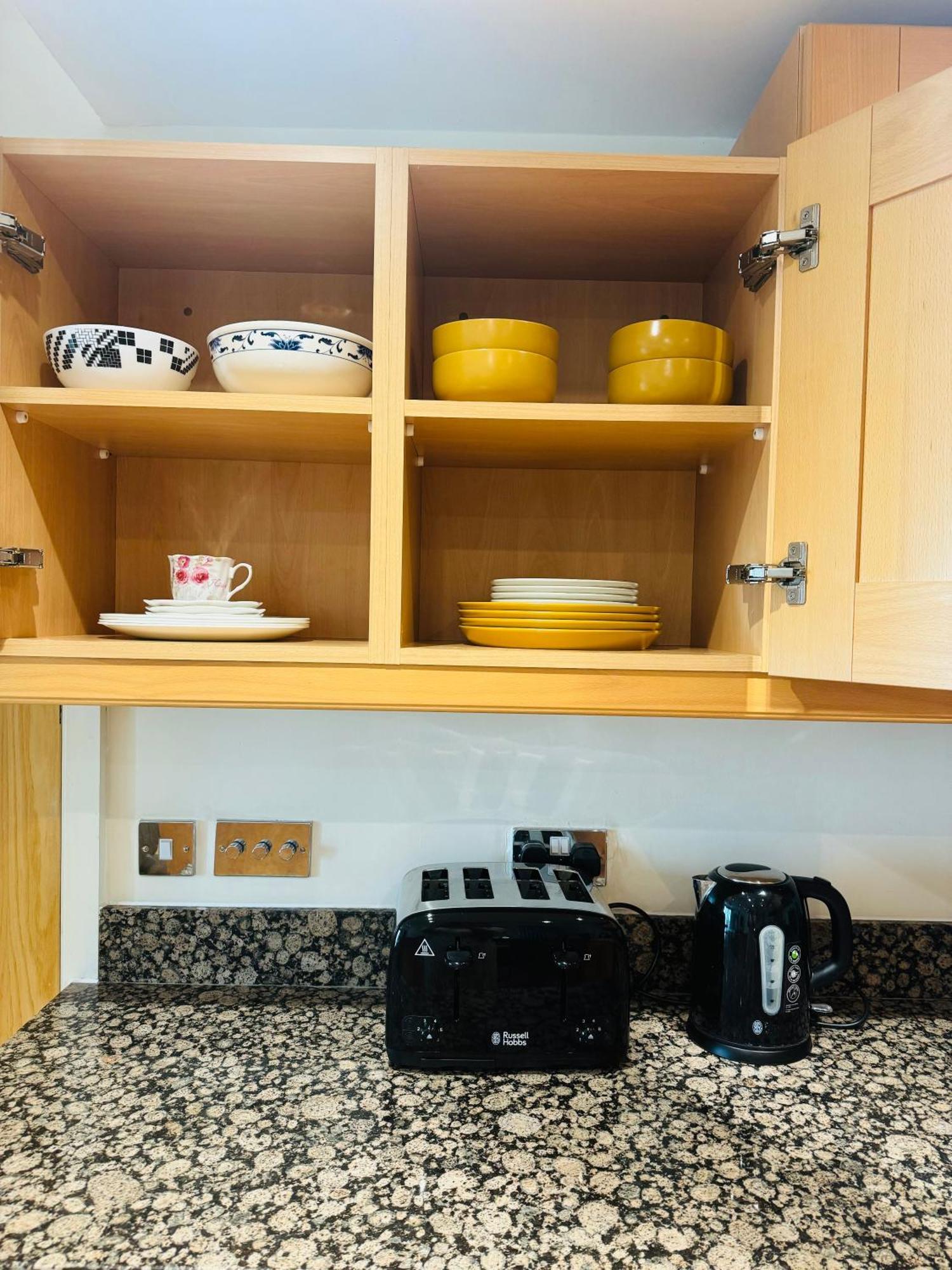 Modern 2Bed 2Bath Apartment Canary Wharf - Upto 5 Person Лондон Екстер'єр фото